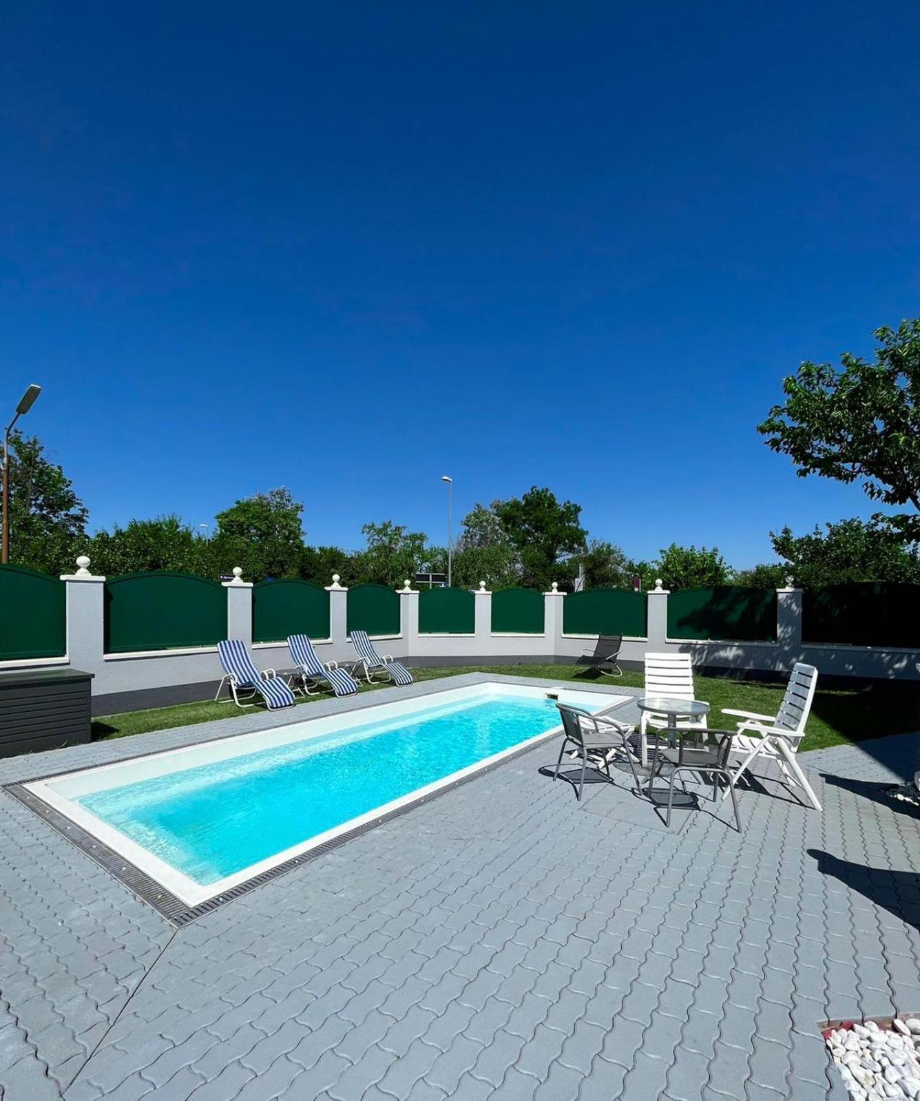 Luxurioeses Mit Pool Apartamento Viena